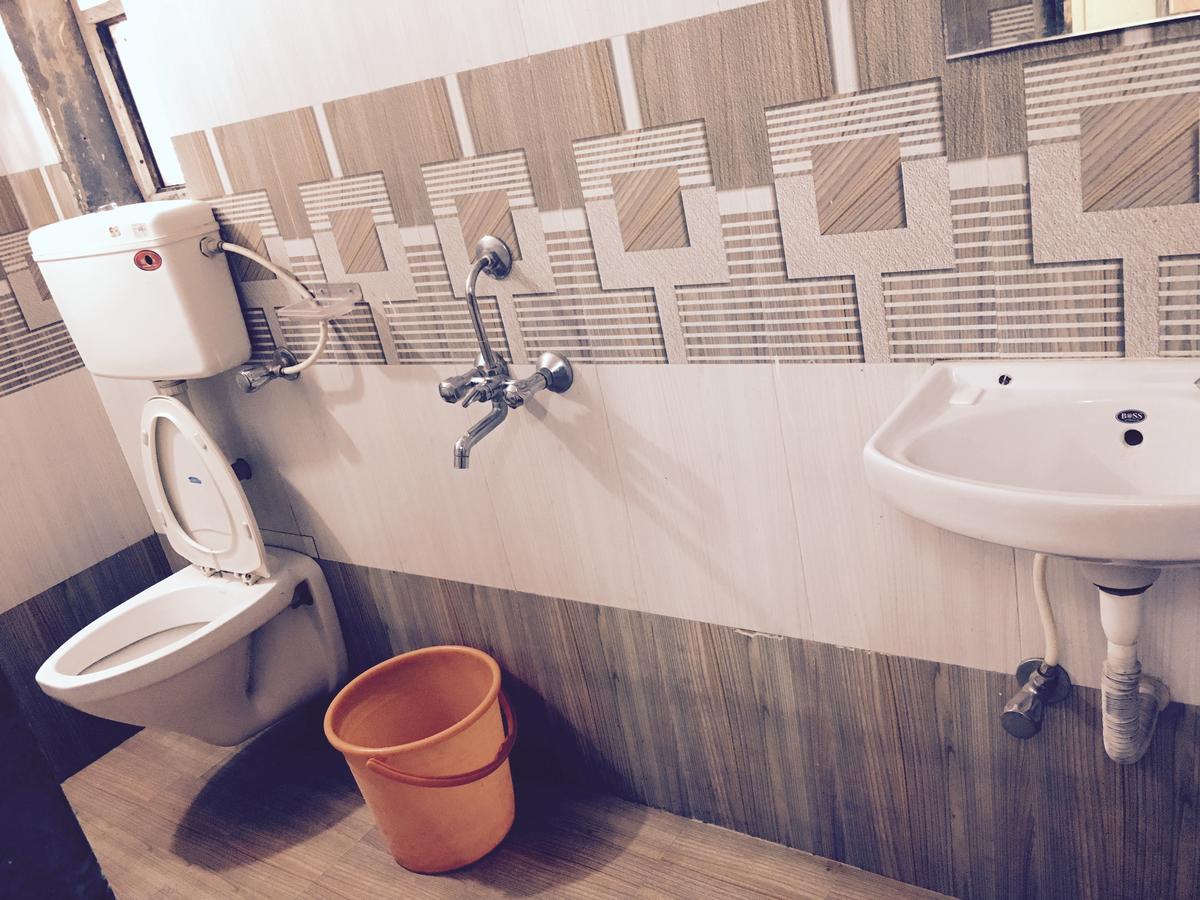 Hotel Madhumalti Matheran Zewnętrze zdjęcie